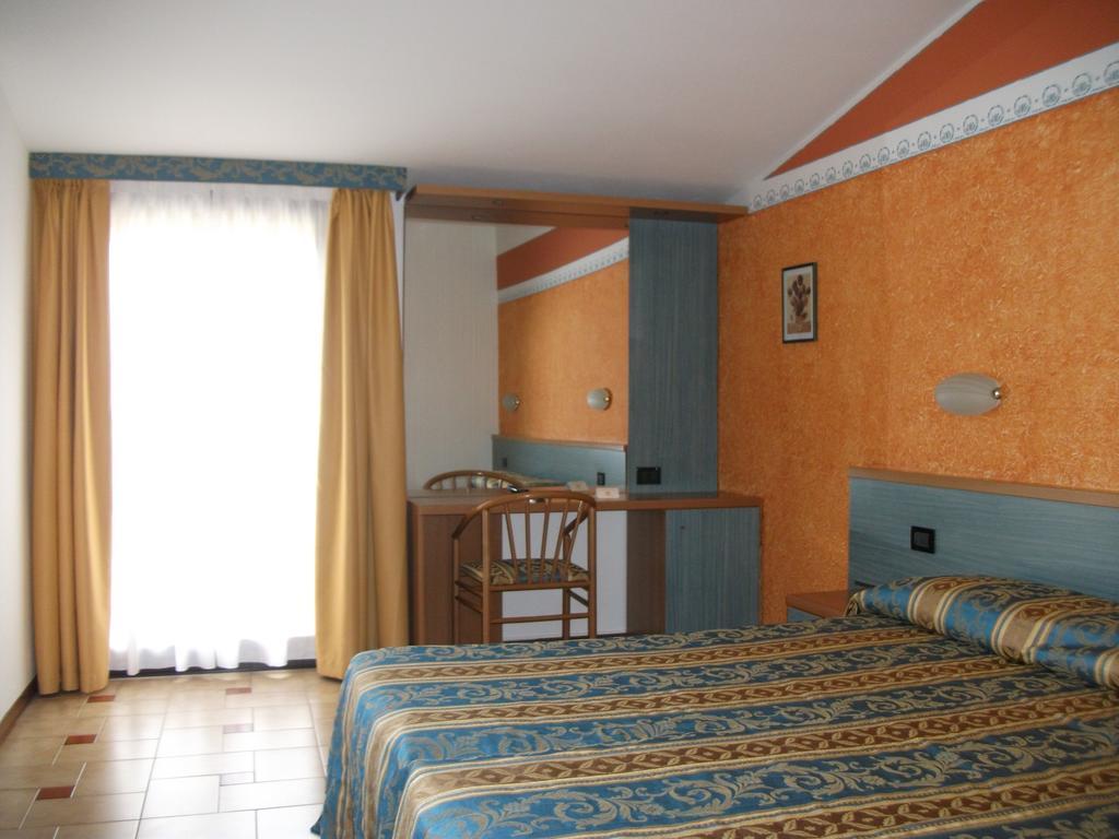 Hotel Dolci Colli بسكييرا ديل غاردا المظهر الخارجي الصورة